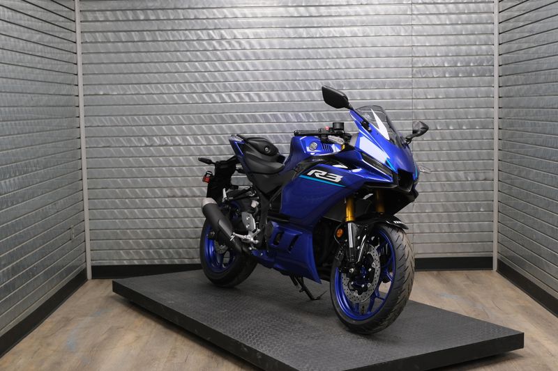 NEW 2026 YAMAHA YZFR3 ABS Image 1