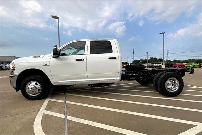 2024 RAM 3500 Tradesman Crew Cab Chassis 4x4 60