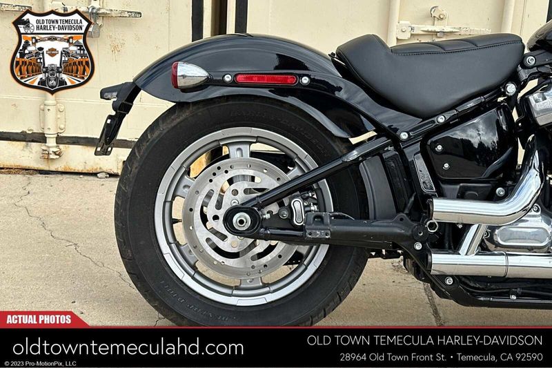 2023 Harley-Davidson Softail in a Black exterior color. BMW Motorcycles of Temecula – Southern California (951) 506-6903 bmwmotorcyclesoftemecula.com 