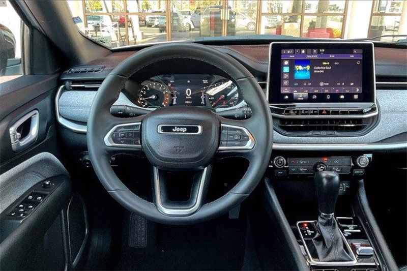 2023 Jeep Compass Latitude LuxImage 4