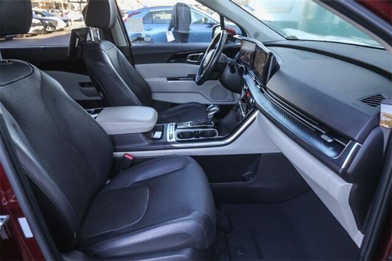 2022 Kia Carnival SX PrestigeImage 17