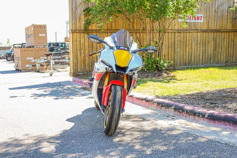 USED 2022 YAMAHA YZFR1 Image 10