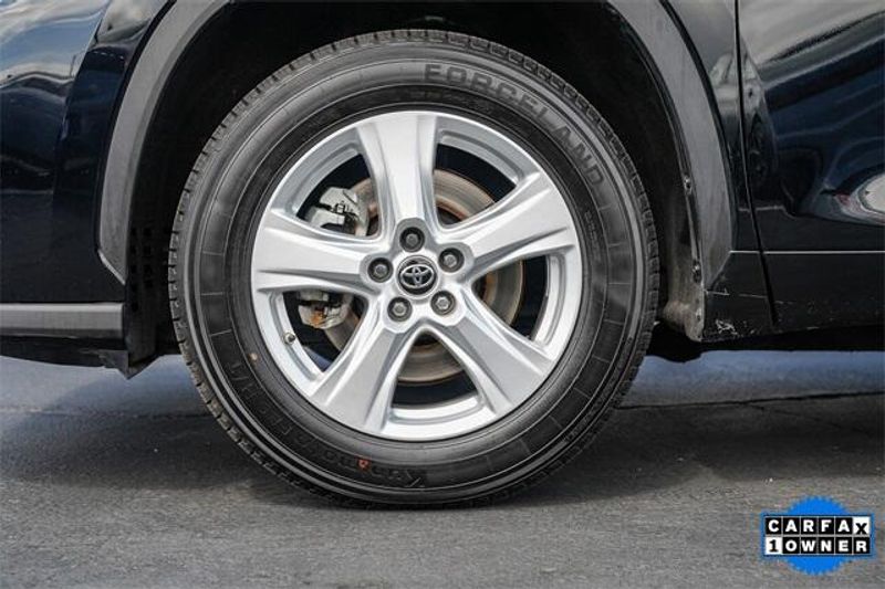 Used 2023 Toyota Highlander LImage 11
