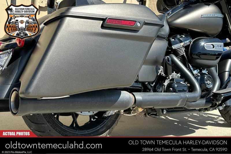 2020 Harley-Davidson Street Glide in a RVR RCK GRY DNM exterior color. BMW Motorcycles of Temecula – Southern California (951) 506-6903 bmwmotorcyclesoftemecula.com 