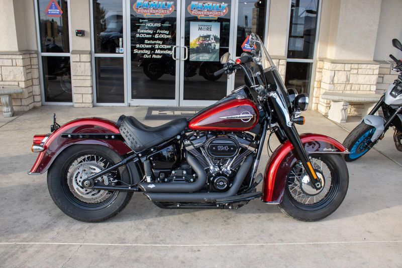 USED 2019 HARLEY SOFTAIL HERITAGE CLASSIC 114 Image 1