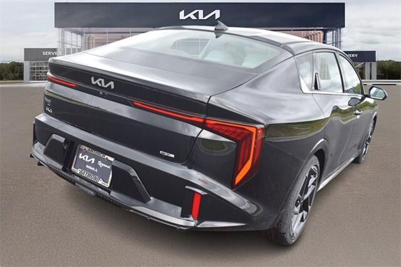 2025 Kia K4 GT-LineImage 3