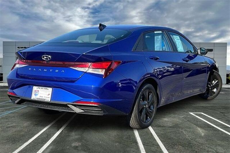Used 2023 Hyundai Elantra SELImage 13