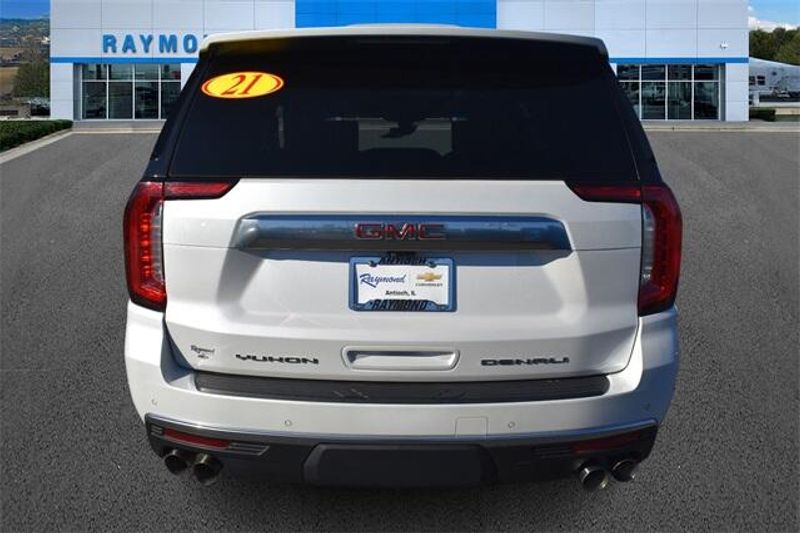 Used 2021 GMC Yukon DenaliImage 4