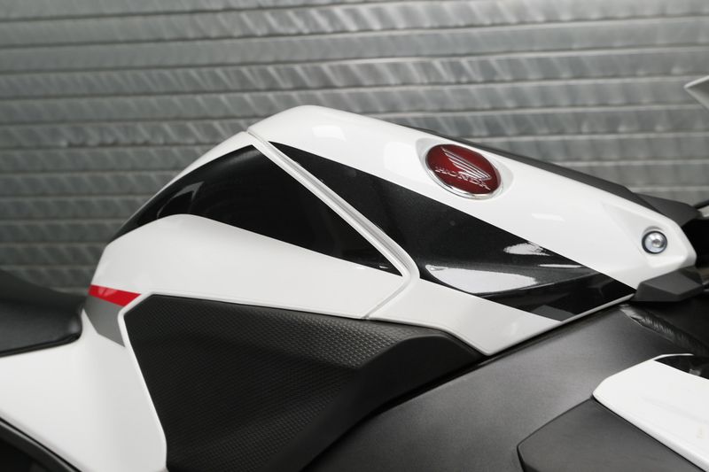 NEW 2026 HONDA CBR1000R Image 14