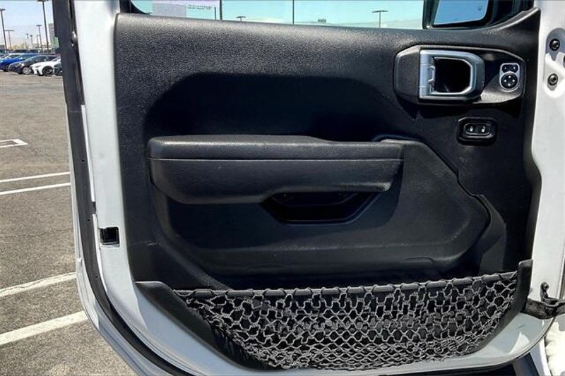 Used 2022 Jeep Wrangler 4xE Unlimited Rubicon 4xeImage 22