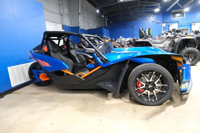 2024 Polaris SLINGSHOT R AUTODRIVE RADAR BLUE FADEImage 16