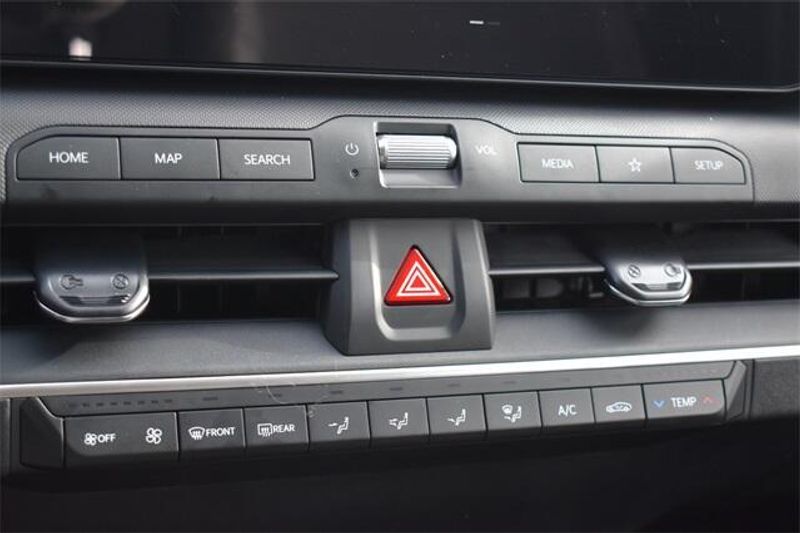 2025 Kia K4 LXSImage 24