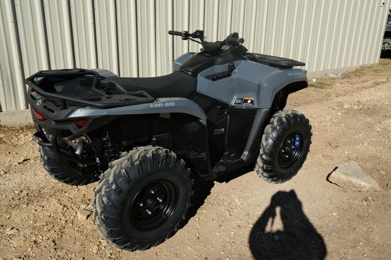 NEW 2026 CAN-AM OUTLANDER DPS 700 Image 3
