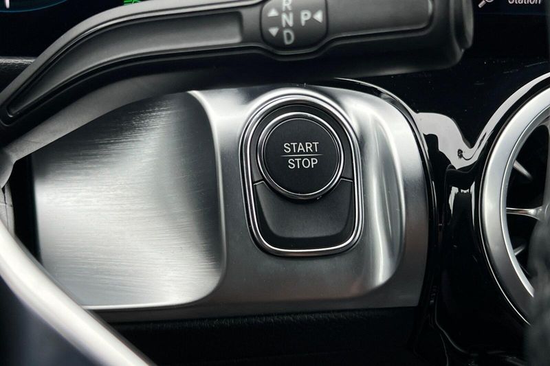 2023 Mercedes-Benz EQB 300Image 26