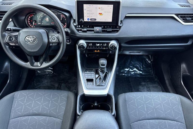 Used 2025 Toyota RAV4 XLEImage 12
