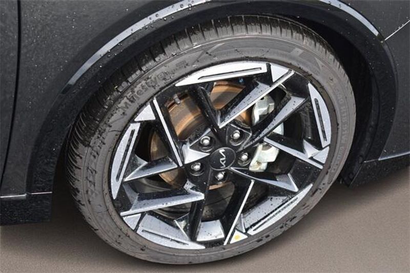 2025 Kia K4 Image 11
