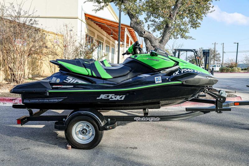 2023 Kawasaki Jet Ski Ultra 310 310LXS Image 6