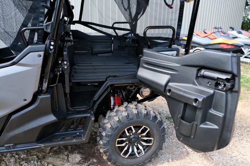 2025 Honda PIONEER 10005 TRAIL SE MATTE GRAY METALLIC Image 29
