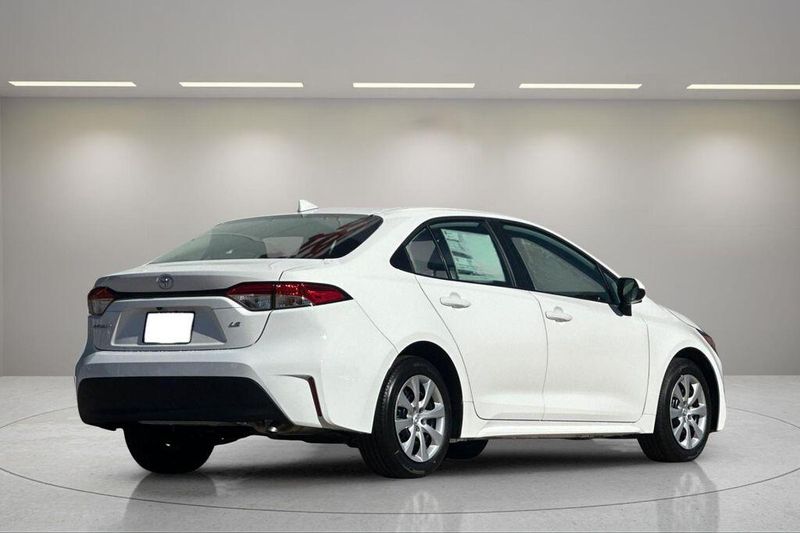 New 2025 Toyota Corolla LEImage 3