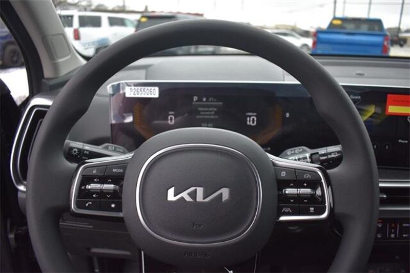 2025 Kia Sorento LXImage 27
