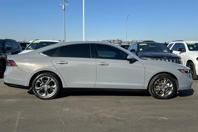 2023 Honda Accord Hybrid EX-L photo 3
