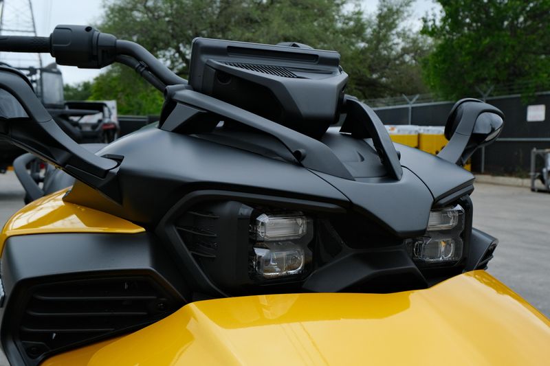 NEW 2026 CAN-AM SPYDER F3S Image 10