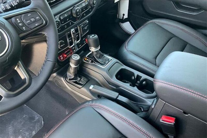 New 2025 Jeep Wrangler 4-door RubiconImage 7