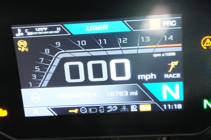 USED 2022 APRILIA RSV4 1100 Image 21