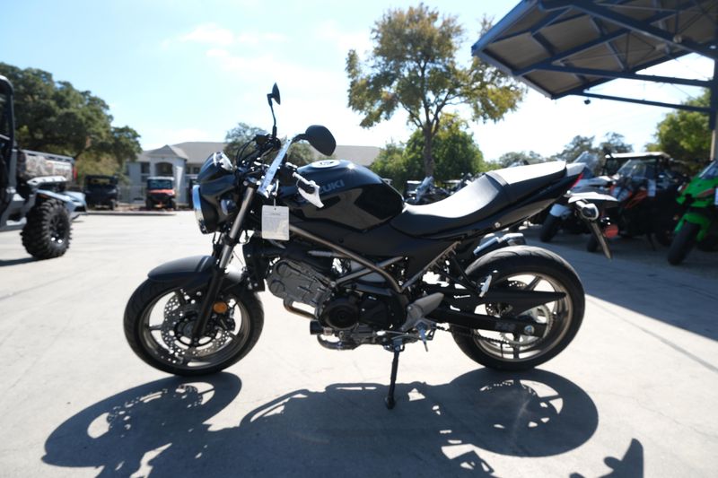 2024 Suzuki SV650 ABS GLASS SPARKLE BLACKImage 1