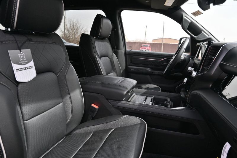 2025 RAM 1500 LimitedImage 16