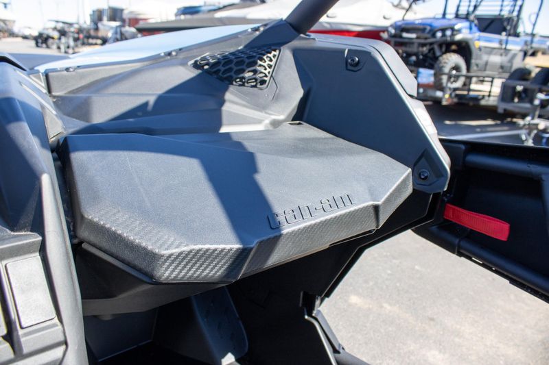 NEW 2026 CAN-AM MAVERICK X3 MAX RS TURBO Image 25