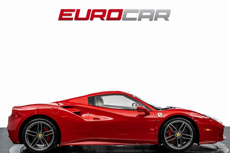 2017 Ferrari 488 Spider *CARBON INTERIOR * IMMACULATE CONDITION*Image 8