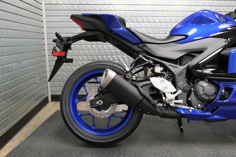 NEW 2026 YAMAHA YZFR3 ABS Image 11