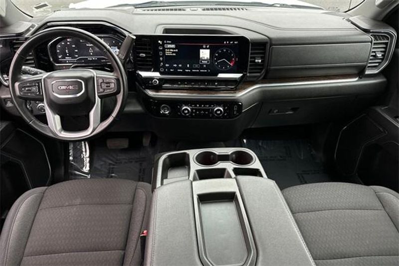 2024 GMC Sierra 1500 SLEImage 11