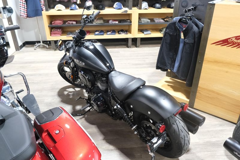 NEW 2025 INDIAN MOTORCYCLE CHIEF DARK HORSE  Family PowerSports (877) 886-1997 familypowersports.com 