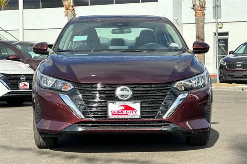 New 2025 Nissan Sentra SVImage 6