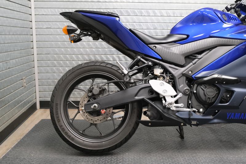 USED 2023 YAMAHA YZFR3 ABS Image 12