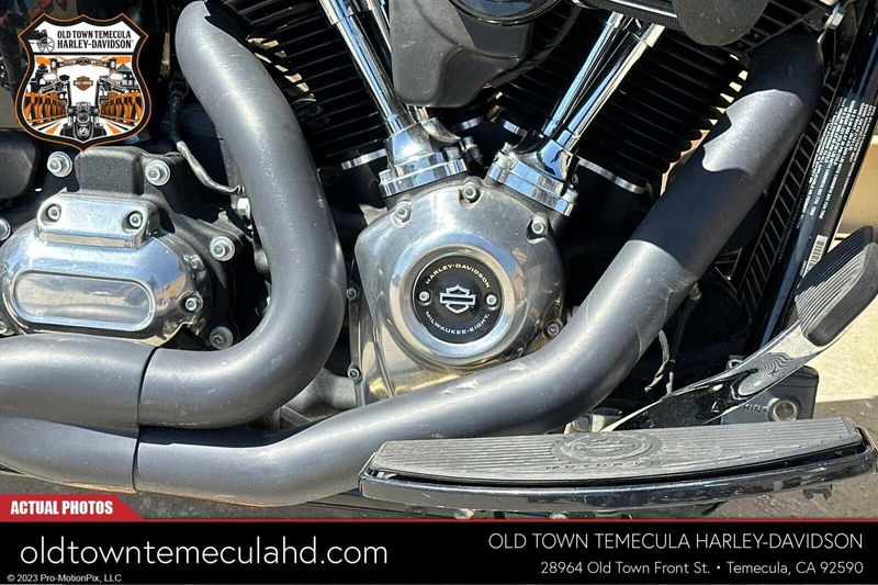 2021 Harley-Davidson Softail in a Black exterior color. BMW Motorcycles of Temecula – Southern California (951) 506-6903 bmwmotorcyclesoftemecula.com 