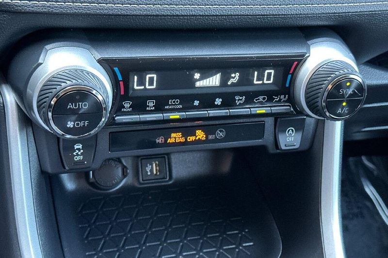 Used 2025 Toyota RAV4 XLEImage 19