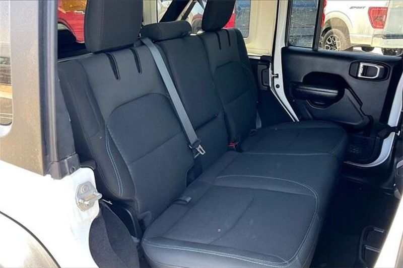 Used 2022 Jeep Wrangler 4xE Unlimited Rubicon 4xeImage 26