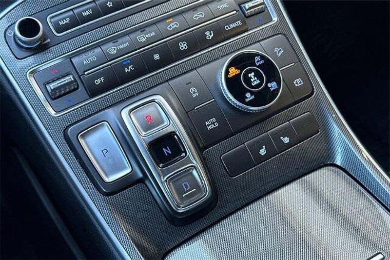 Used 2023 Hyundai Santa Fe SELImage 19