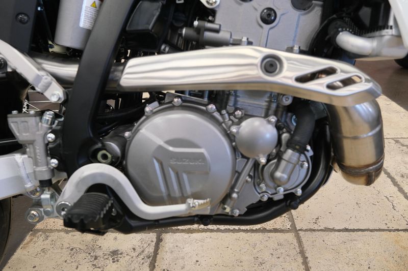 NEW 2025 SUZUKI DRZ400SM Image 11