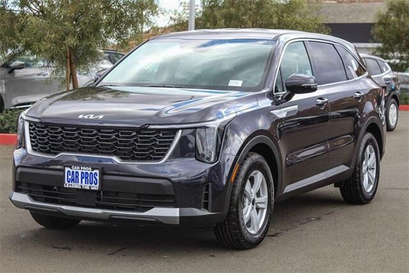 2025 Kia Sorento LXImage 12