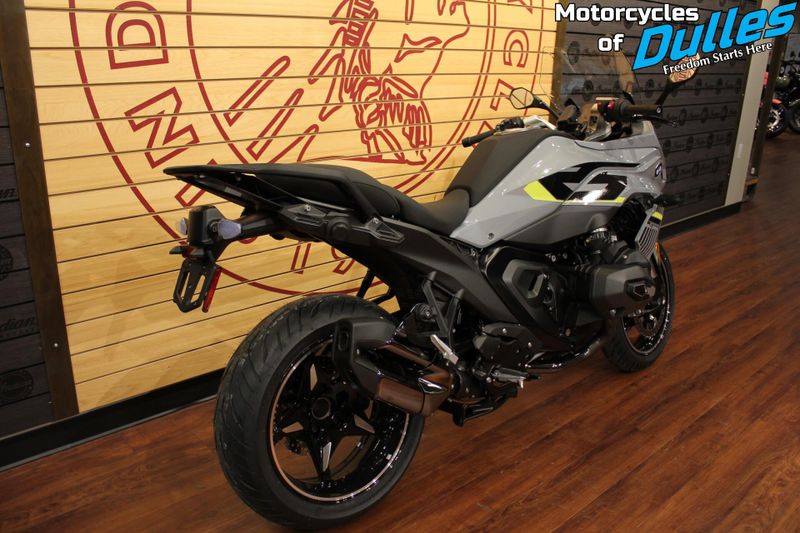 2026 BMW R1300RS ASA Image 8