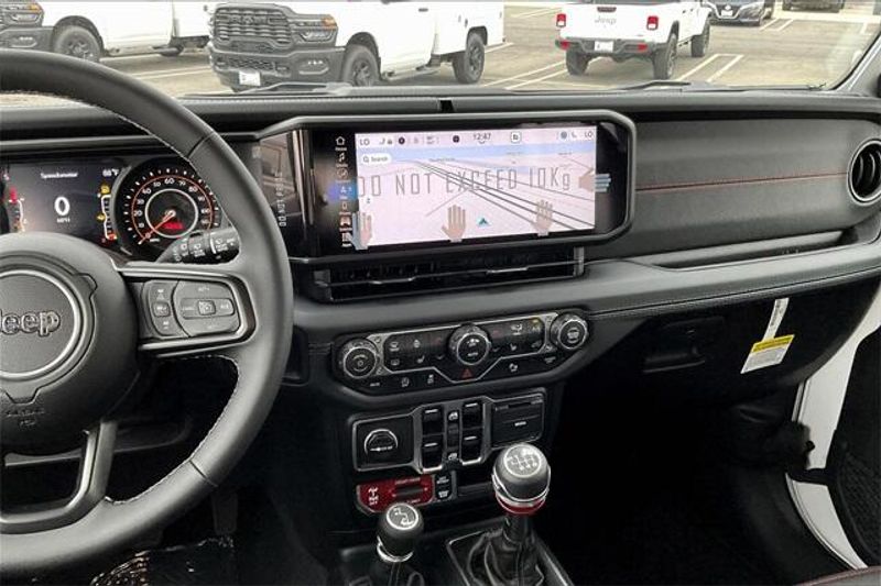 New 2025 Jeep Wrangler 4-door Rubicon XImage 5