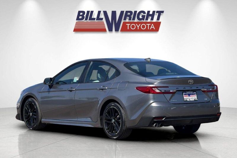 Used 2025 Toyota Camry SEImage 5