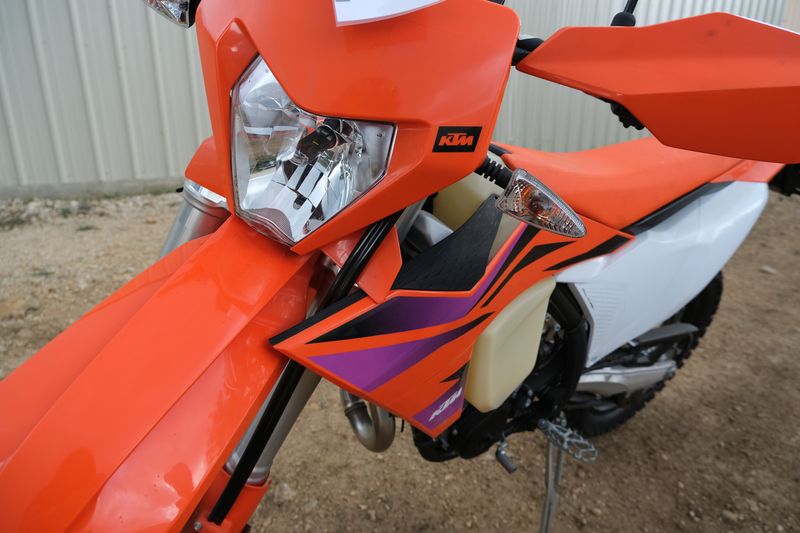 2024 KTM 500 EXCF SIX DAYS ORANGE Image 13