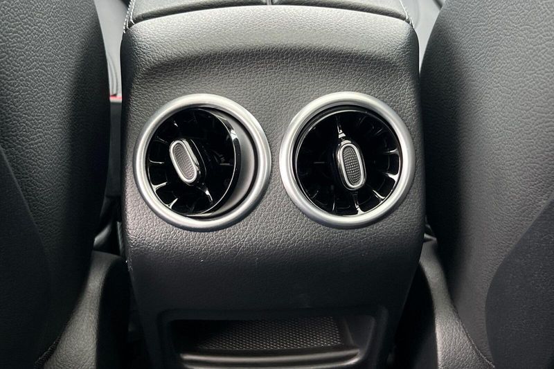 2023 Mercedes-Benz EQB 300Image 14
