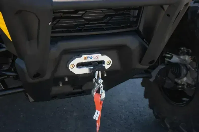 NEW 2026 CAN-AM DEFENDER PRO LIMITED CAB HD10 Image 8