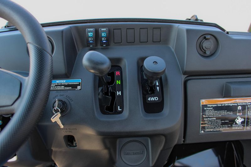 New 2026 Kawasaki MULE SX 4X4 XC LE METALLIC ONYX BLACK Image 24